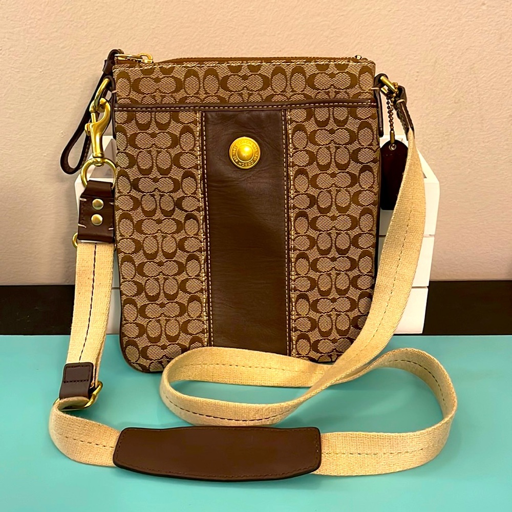 EUC Coach crossbody signature jacquard